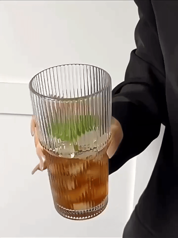蓋付き600mlストライプガラスコーヒーカップ - 透明な再利用可能なアイスコーヒー&ジュースタンブラー
