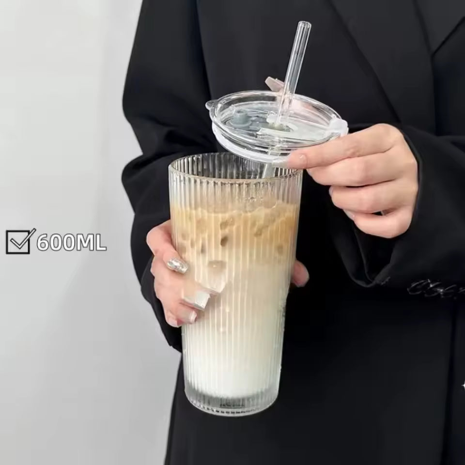 蓋付き600mlストライプガラスコーヒーカップ - 透明な再利用可能なアイスコーヒー&ジュースタンブラー