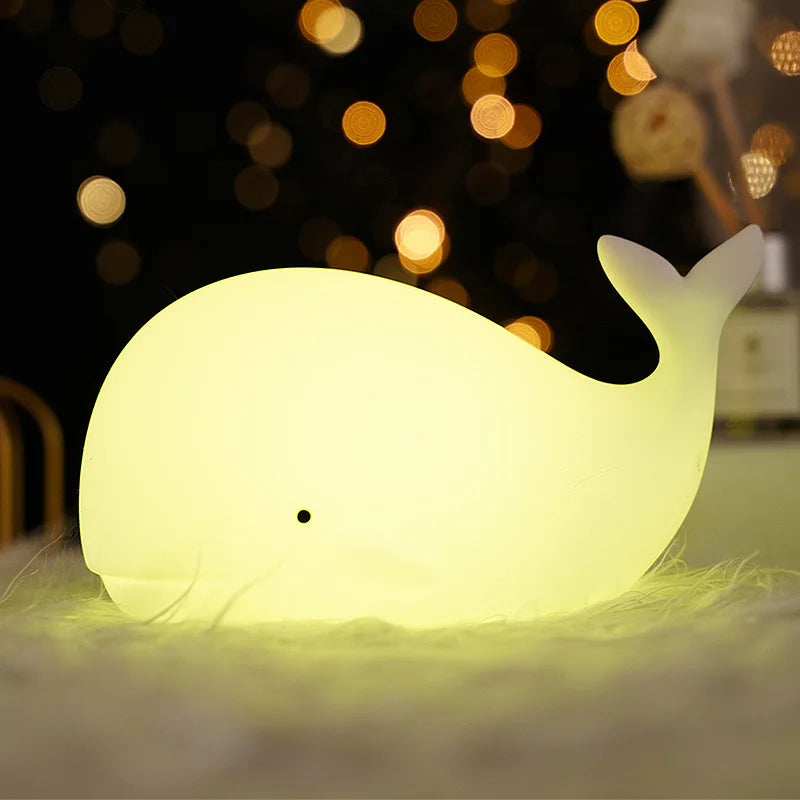 Whaleglow ™ Solas Oíche Silicone-Lampa míolta móra athluchtaithe 7-dhath do na páistí, naíolann & cois leapa