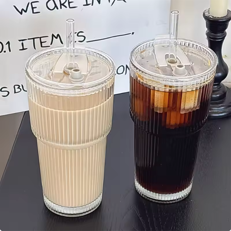 蓋付き600mlストライプガラスコーヒーカップ - 透明な再利用可能なアイスコーヒー&ジュースタンブラー