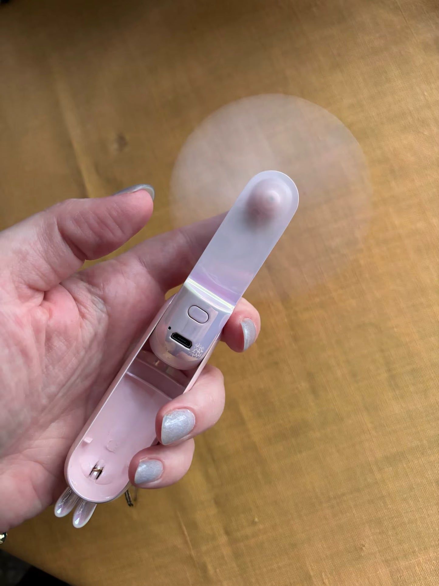 lunvail™かわいいミニポータブルファン - 折りたたみ可能、USBリカルゲイ可能、3速