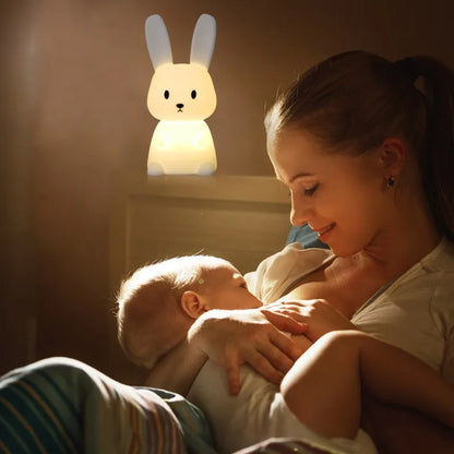 Glowbunny™タッチナイトライト - 子供とベビールーム用の7色とタイマー付きの柔らかいシリコーンウサギランプ